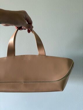 Luxury Y2K Furla Italy Pearlized Leather Purse - EXCELLENT condition